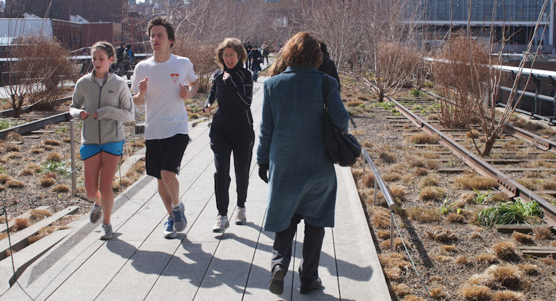 Jogging on the Highline